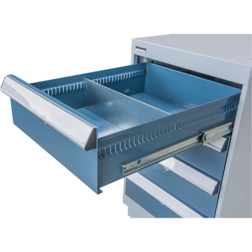 &eacute;tabli &agrave; quatre tiroirs sur pi&eacute;destal, 18" la x 21" p x 28" h R.M.G. Prévention