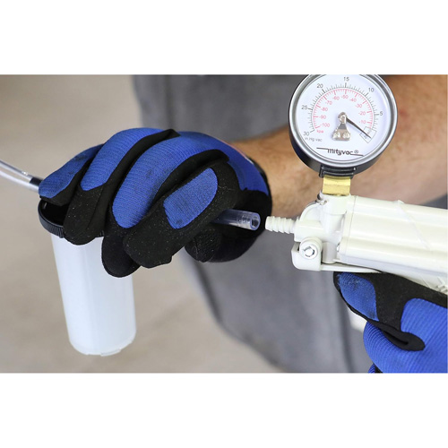 Trousse dentretien automobile et de purge de freins R.M.G. Prévention