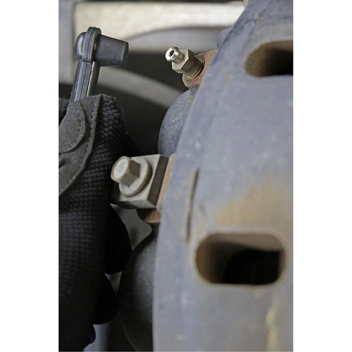 Trousse dentretien automobile et de purge de freins R.M.G. Prévention