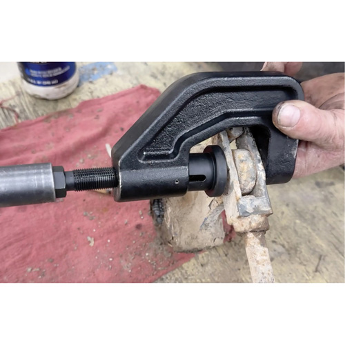 Brake Clevis Pin Press for Class 6-8 Trucks R.M.G. Prévention