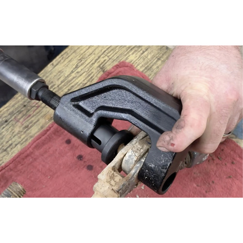 Brake Clevis Pin Press for Class 6-8 Trucks R.M.G. Prévention