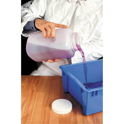 Bouteilles, Ronde, 128 fl. oz., Plastique R.M.G. Prévention