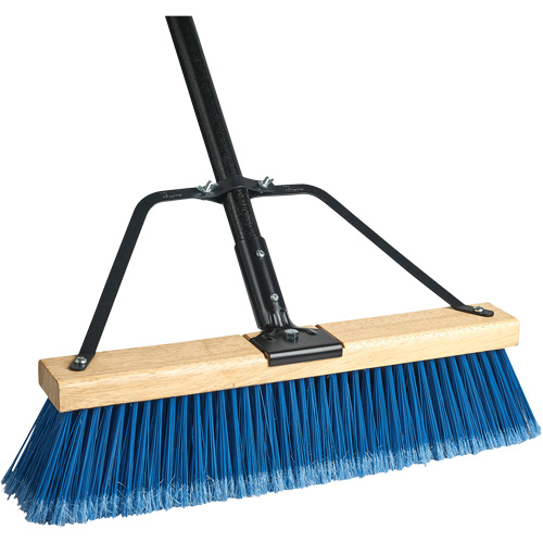 Balai-brosse &agrave; manche renforc&eacute; Ryno, 36", Fin, Soies PVC R.M.G. Prévention
