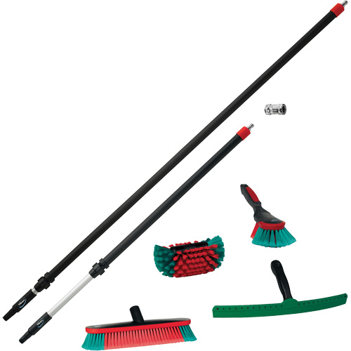 Ensemble d'outils de la s&eacute;rie Transport pour le nettoyage de l'ext&eacute;rieur de camion gros porteur R.M.G. Prévention