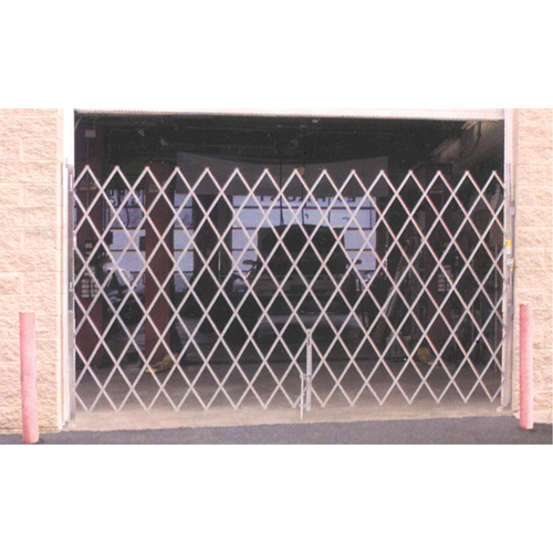 Barri&egrave;res de s&eacute;curit&eacute; galvanis&eacute;es repliables, Repliable simple fixe, 4' lo x 6' h d&eacute;ploy&eacute; R.M.G. Prévention