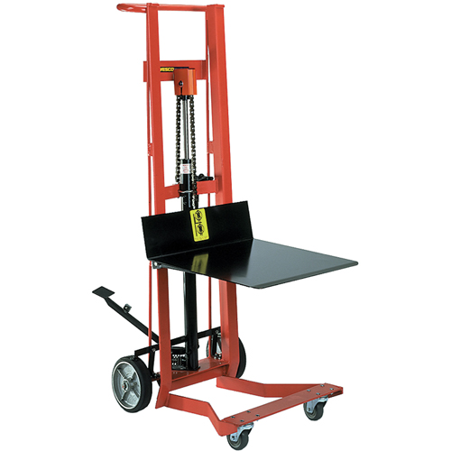 Gerbeur hydraulique &agrave; plateforme, M&eacute;canisme Pompe au pied, Capacit&eacute; de 750 lb, Levage max de 54" R.M.G. Prévention