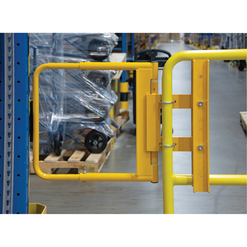 Safety Swing Gate, 21" H x 16" - 26" W R.M.G. Prévention