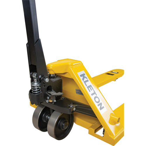 Steel Wheel Pallet Truck, Steel, 48" L x 27" W, 5500 lbs. Capacity R.M.G. Prévention