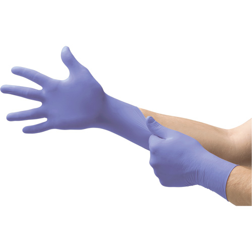 Supreno&reg; SE SU-690 Examination Gloves, Large, Nitrile, 7.1-mil, Powder-Free, Purple, Class 2 R.M.G. Prévention