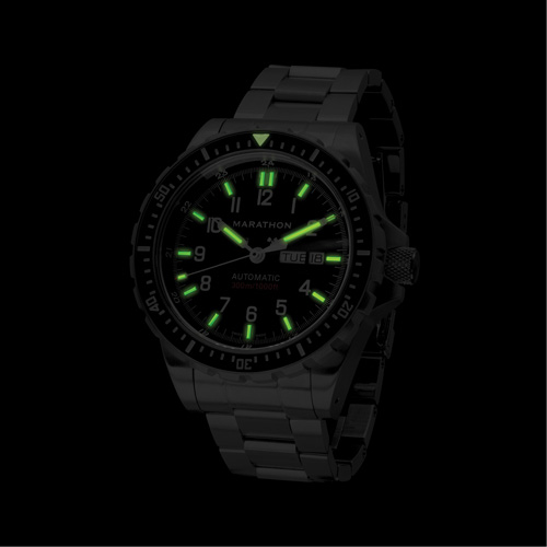 Tr&egrave;s grande montre automatique avec jour/date avec bracelet en acier inoxydable, Num&eacute;rique, &agrave; piles, 46 mm, Argent R.M.G. Prévention