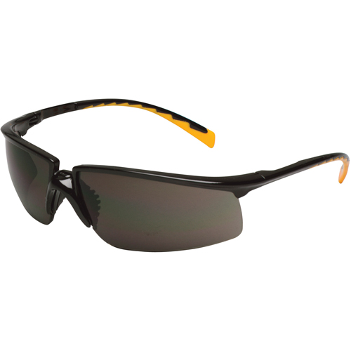 Lunettes de s&eacute;curit&eacute; Privo, Lentille Grise/fum&eacute;e, Antibu&eacute;e, R&eacute;pond ou surpasse la norme CSA Z94.3 R.M.G. Prévention