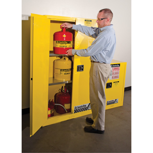 Armoires Sure-Grip EX pour produits inflammables, 45 gal., 2 Porte(s), 43" La x 65" h x 18" p R.M.G. Prévention