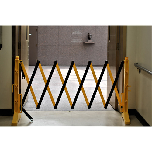 Barri&egrave;re Xpandit, 36" h x 11,5' lo, Noir/Jaune R.M.G. Prévention