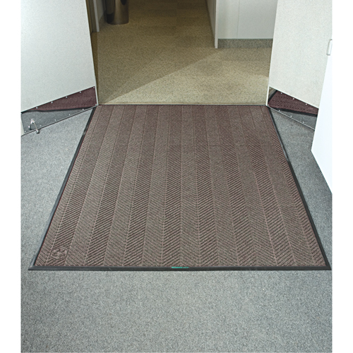 Waterhog&reg; Eco Elite Matting, Wiper/Scraper, 4' x 20' x 3/8", Chestnut Brown R.M.G. Prévention