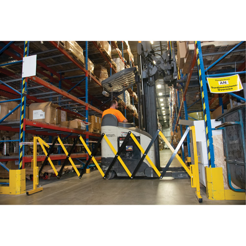 Expandable Barrier, 37" H x 11' L, Black/Yellow R.M.G. Prévention