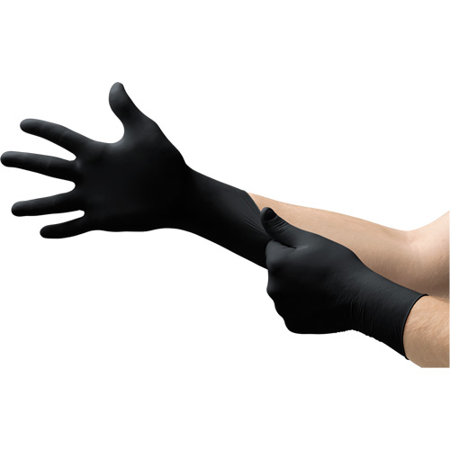 Onyx&reg; Gloves, Small, Nitrile, 3.5-mil, Powder-Free, Black R.M.G. Prévention