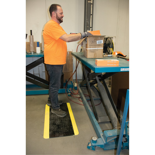 Tapis antifatigue, Losange, 1-2/3' x 3-1/4' x 3/4", Noir/Jaune, Polyur&eacute;thane R.M.G. Prévention