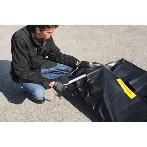 Ultra-550 Containment Sump&reg; Flexible Fuel Tank Container with Drain, 102" L x 72" W, 650 US gal. Capacity R.M.G. Prévention