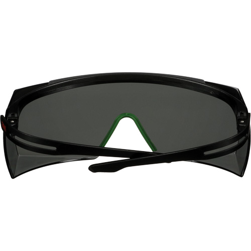 Lunettes de s&eacute;curit&eacute; SecureFit s&eacute;rie 3700 SF3730AS-BLK, Lentille Gris/IR 3.0, Anti-&eacute;gratignures, ANSI Z87+/R&eacute;pond ou surpasse la norme CSA Z94.3 R.M.G. Prévention