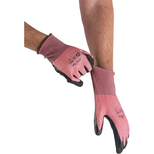 Gants &eacute;cologiques, l&eacute;gers, et r&eacute;sistants &agrave; la coupe, &agrave; haute dext&eacute;rit&eacute;, Taille 8, Calibre 18, Rev&ecirc;tement Mousse de nitrile, Enveloppe en Acier inoxydable/PEHP/rPET, ASTM ANSI niveau A4 R.M.G. Prévention