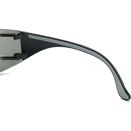 Lunettes de s&eacute;curit&eacute; Adapt Lite, Lentille Fum&eacute;e, Antibu&eacute;e/Anti-&eacute;gratignures, ANSI Z87+/R&eacute;pond ou surpasse la norme CSA Z94.3 R.M.G. Prévention