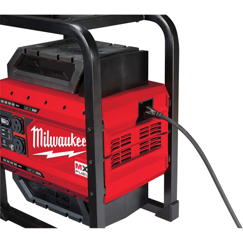 Bloc d'alimentation MX Fuel Carry-On, 1800 W/3600 W, Lithium-ion, 20-4/5" ha x 12" la x 15" p x 49,7 lb R.M.G. Prévention