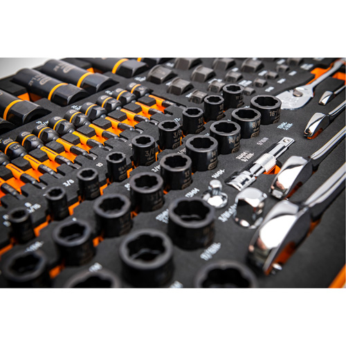 Jeu d'outils pour m&eacute;canicien Bolt Biter dans un plateau de rangement en mousse 97 mcx R.M.G. Prévention