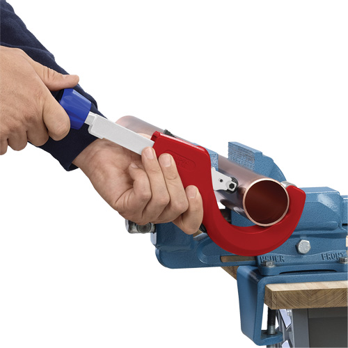 Coupe-tubes KNIPEX TubiX&reg; XL 10-1/4", Capacit&eacute; de 5/64"- 3" R.M.G. Prévention