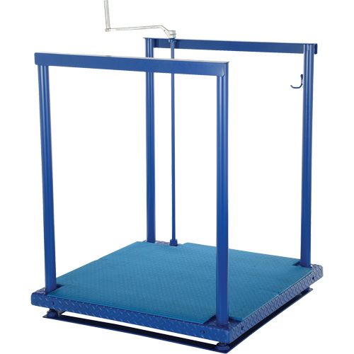 Ergonomic Posi-Crank Platform With Anti-Fatigue Mat, 36" W x 72" D, 500 lbs. Capacity, All-Welded R.M.G. Prévention