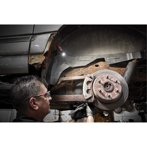 Lampe de poche de tous les jours avec aimant, DEL, 500 lumens, Piles Rechargeable R.M.G. Prévention