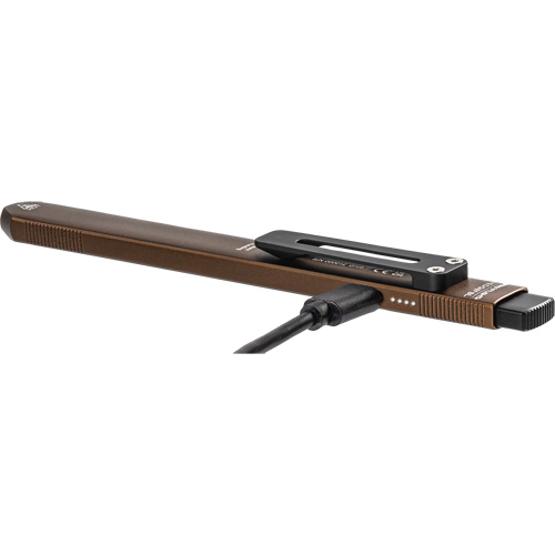 Lampe de poche Wedge SL avec couvercle, 500 lumens, Piles Rechargeable R.M.G. Prévention