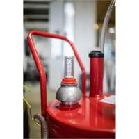 Chariot &agrave; carburant en acier de 25 gallons avec pompe rotative bidirectionnelle et filtre R.M.G. Prévention