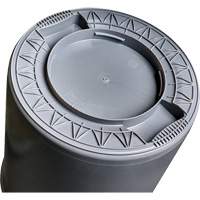 Contenant gris Titan pour d&eacute;chets, Plastique, 20 gal. US R.M.G. Prévention