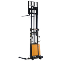 Gerbeur pour chariot &eacute;l&eacute;vateur, Fonctionnement &eacute;lectrique, Capacit&eacute; 2000 lb, Lev&eacute;e max 118" R.M.G. Prévention