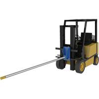 Fl&egrave;che de chariot &eacute;l&eacute;vateur pour tapis, 108-1/2" longueur, Install&eacute; sur tablier, Capacit&eacute; de 2500 lb R.M.G. Prévention
