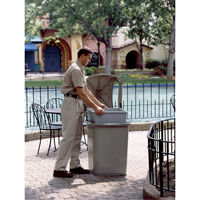 Contenants Untouchable, Poly&eacute;thyl&egrave;ne, 35 gal. US R.M.G. Prévention