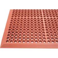Competitor Series Mats, Slotted, 3' x 5' x 7/8", Orange, Natural Rubber R.M.G. Prévention