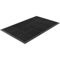 Competitor Series Mats, Slotted, 3' x 5' x 7/8", Black, Natural Rubber R.M.G. Prévention