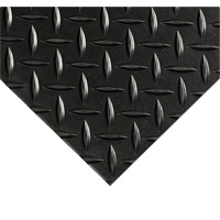 Tapis Diamond-Plate pour tableau de contr&ocirc;le no 701, 2' la x 10' lo, 1/4" &eacute;paisseur, Noir, PVC R.M.G. Prévention