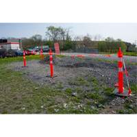 Poteau d&eacute;lin&eacute;ateur de qualit&eacute; sup&eacute;rieure, 42" h, Orange R.M.G. Prévention