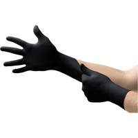 Onyx&reg; Gloves, Small, Nitrile, 3.5-mil, Powder-Free, Black R.M.G. Prévention