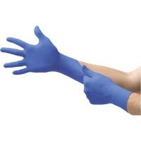 Gants jetables N21 MICROFLEX, 6,5/7/Petit, Nitrile, 4,7 mils/5,5-mil, Sans poudre, Cobalt, Classe 2 R.M.G. Prévention