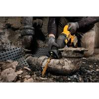 FlexVolt&reg; Max Brushless Reciprocating Saw Kit, 60 V, Lithium-Ion Battery, 0-3000 SPM R.M.G. Prévention