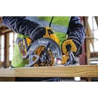 FlexVolt&reg; Max Brushless Circular Saw with Electric Brake Kit, 7-1/4", 60 V R.M.G. Prévention